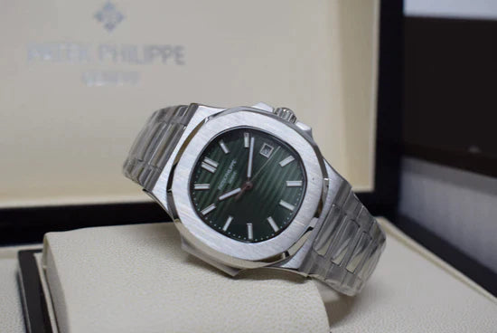 Patek Philippe nautilus olive green dial acciaio