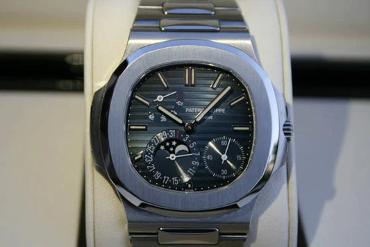 Patek Philippe nautilus fasi lunari moon phase blue